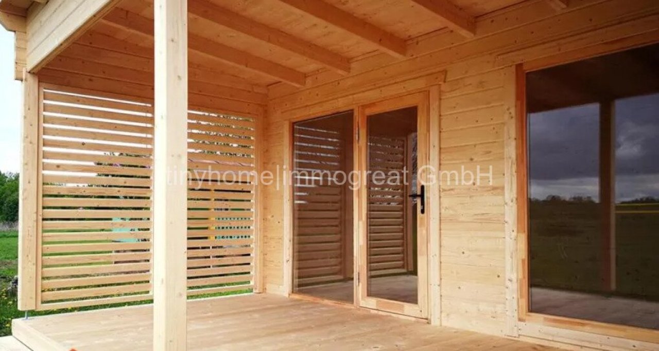 Naturansicht eines Holzhauses Naturansicht eines Holzhauses